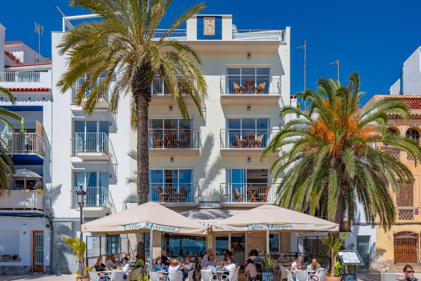 InSitges Sant Sebastia's Beach Bagian luar foto